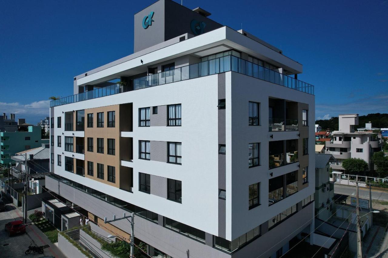 Adra 106 - Apartamento No Centro De Bombinhas - Rooftop Com Piscina E Academia - A Poucos Metros Da Praia - Exterior foto